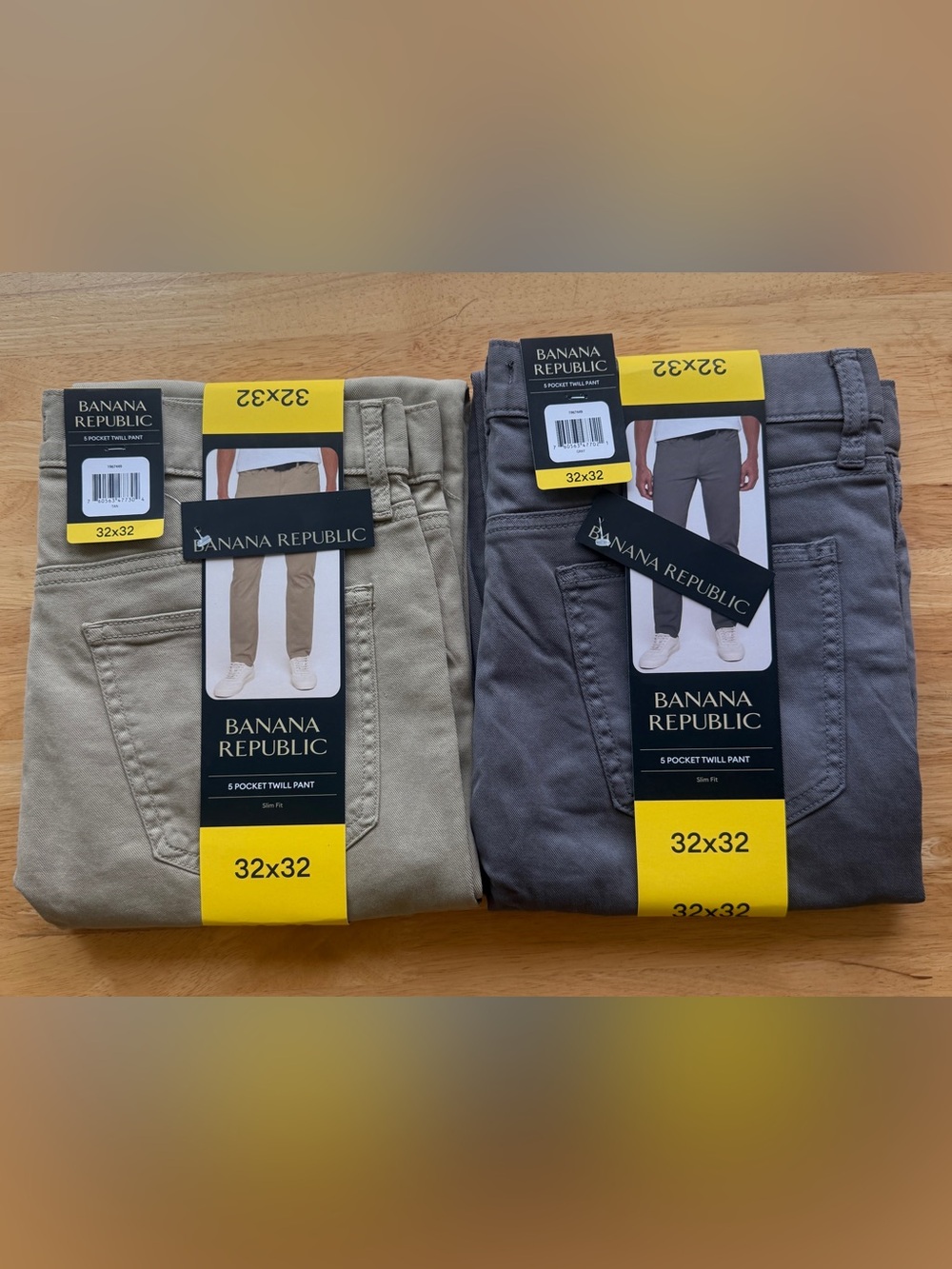 2 Pair Banana Republic Men’s Chinos in Tan and Gray